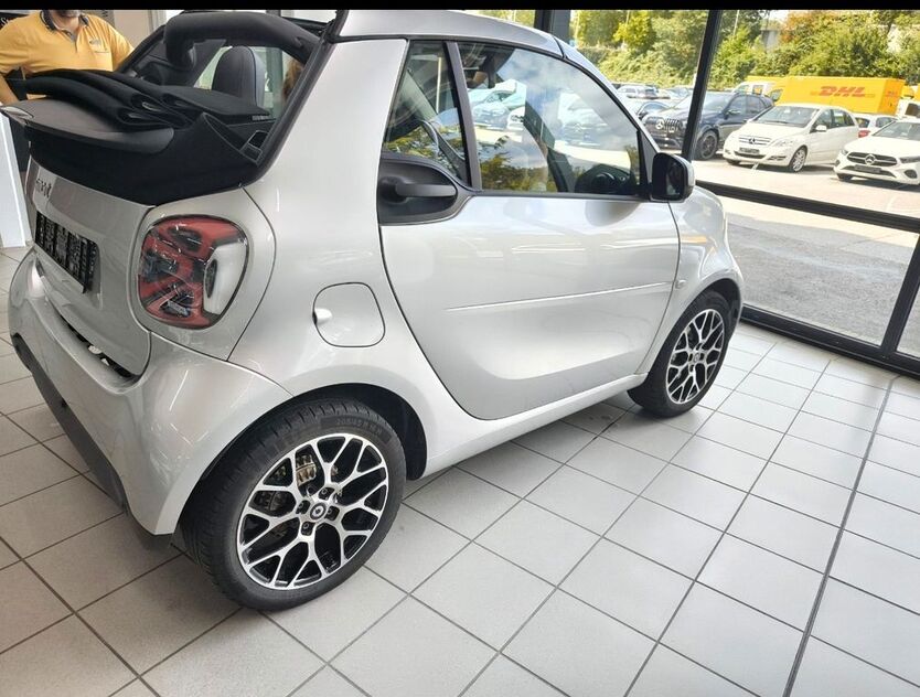 Smart ForTwo 26.000 km 12.300 € Duisburg 47249