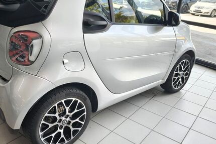 Smart ForTwo 26.000 km 13.500 € Duisburg 47249