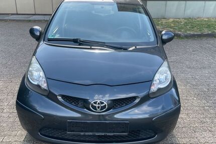 Toyota Aygo (X) 184.000 km 2.390 € Duisburg 47058