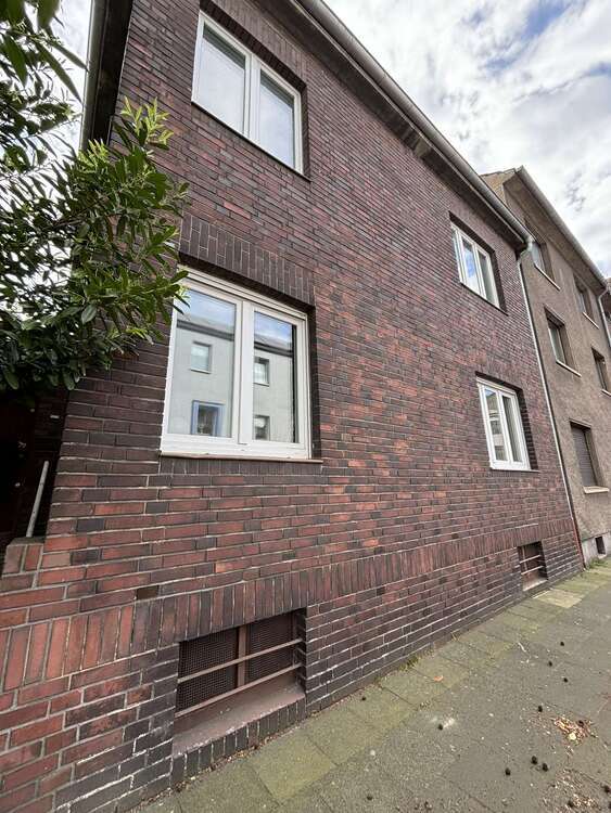 Haus zum Kaufen in Duisburg 365.000 € 170 m²