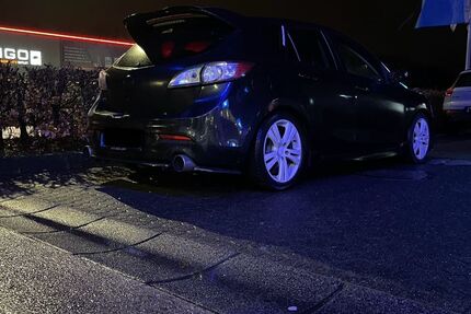 Mazda 3 157.000 km 9.999 &euro; Dinslaken 46535