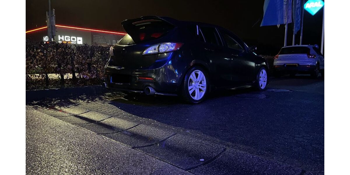 Mazda 3 157.000 km 9.999 &euro; Dinslaken 46535