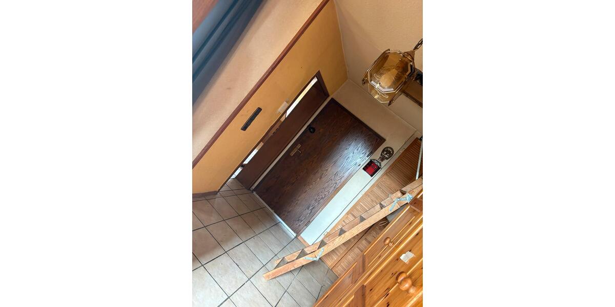Dachgeschoßwohnung Krefeld Gartenstadt - 6 Zimmer, 109 m&sup2;, 330.000&euro; | Angebot:27413714