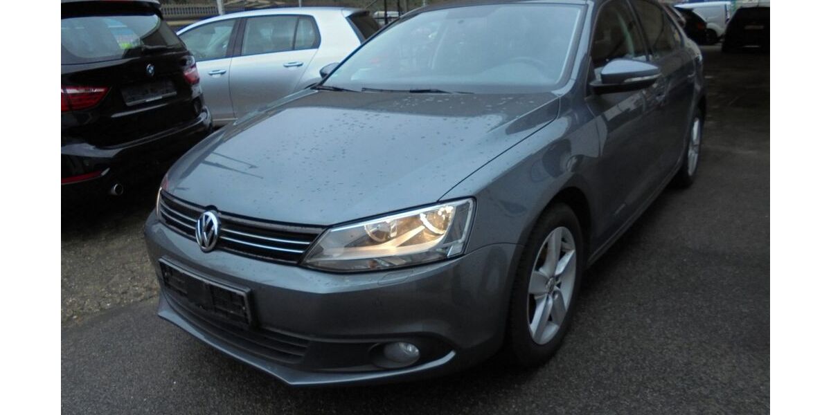 VW Jetta 125.000 km 8.950 € Essen 45329