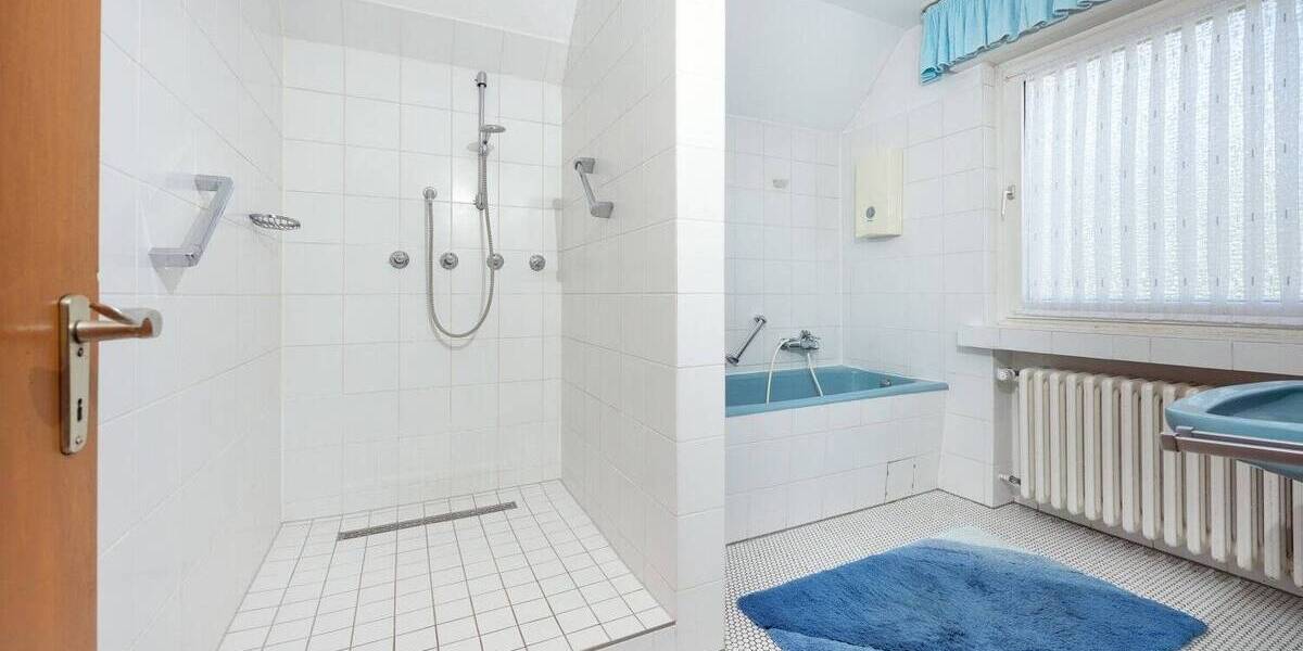 Einfamilienhaus Heiligenhaus Mitte - 9 Zimmer, 200 m&sup2;, 580.000&euro; | Angebot:25679812