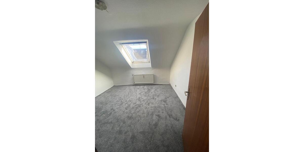 Dachgeschoßwohnung Duisburg Duisburg-Mitte - 2 Zimmer, 65 m&sup2;, 494&euro; | Angebot:25052498