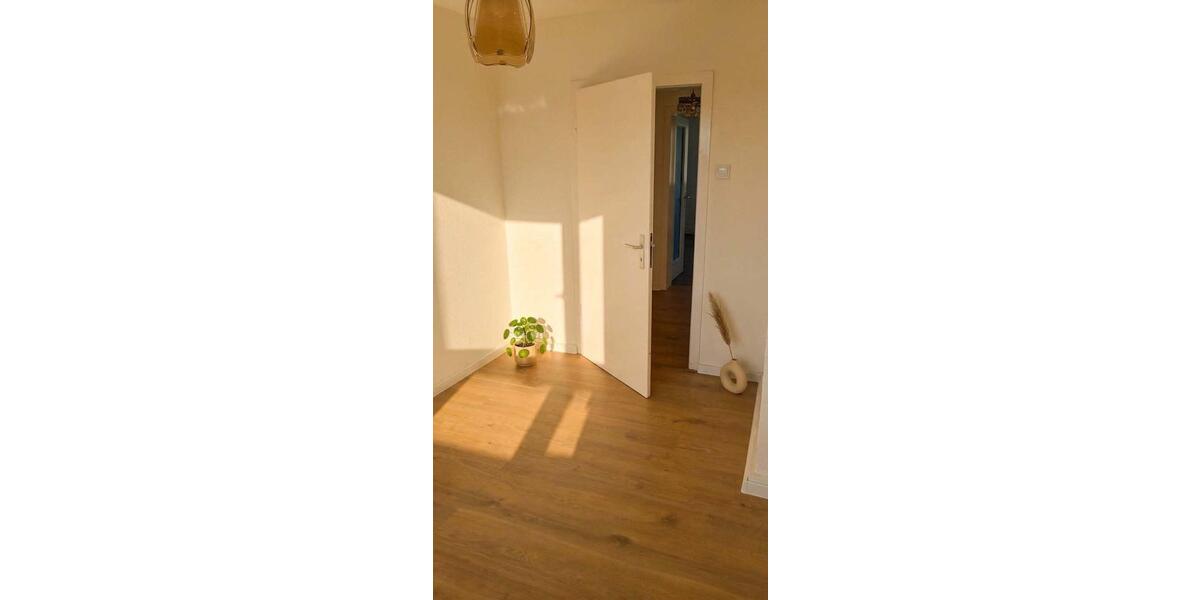 Etagenwohnung Gelsenkirchen Ückendorf - 4 Zimmer, 75 m&sup2;, 562&euro; | Angebot:26199777