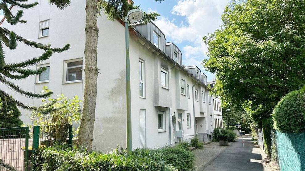 TOP-Lage Bredeney: Erstklassige 2-Zimmer-Wohnung mit Terrasse und Garten in ruhiger Seitenstraße