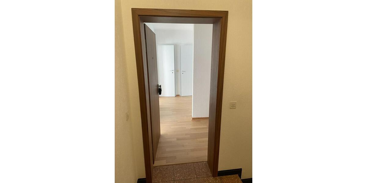 Etagenwohnung Düsseldorf Niederkassel - 3 Zimmer, 85 m&sup2;, 1.235&euro; | Angebot:26215019