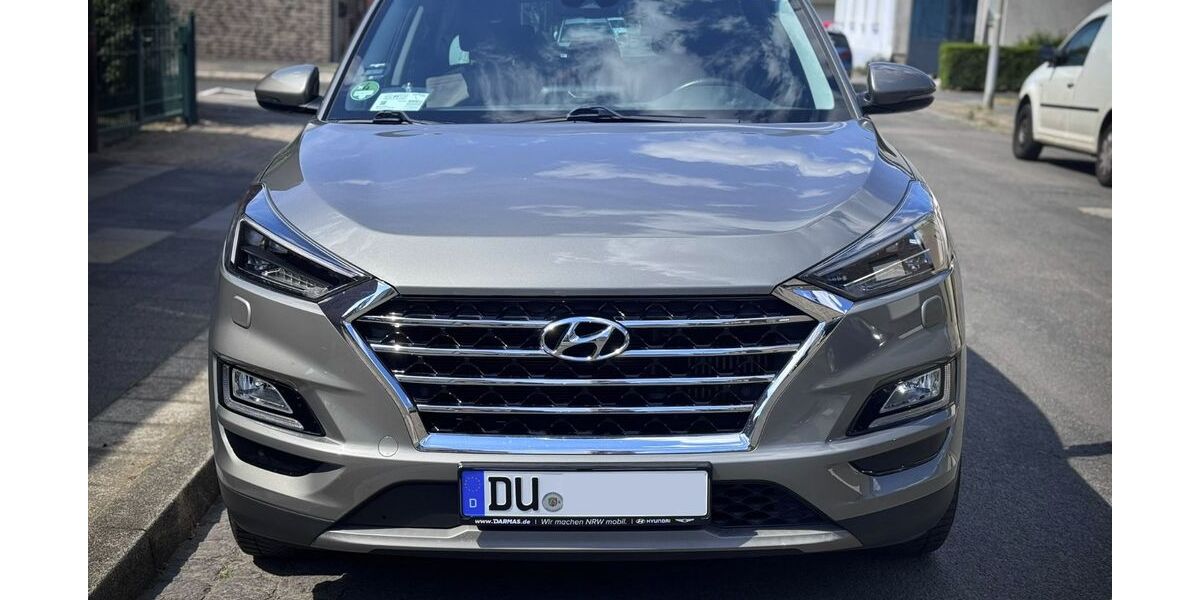 Hyundai TUCSON 80.000 km 16.500 &euro; Duisburg 47058