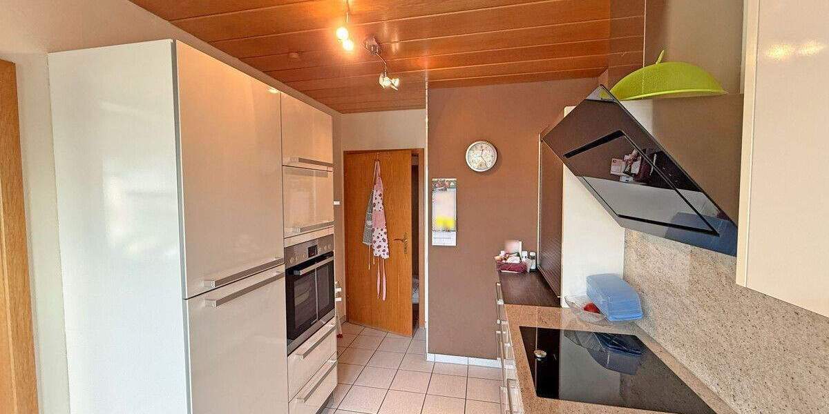 Großzügige Maisonette-Eigentumswohnung mit Garage auf einem Erbpachtgrundstück in Dinslaken-Bruch 4 zimmer