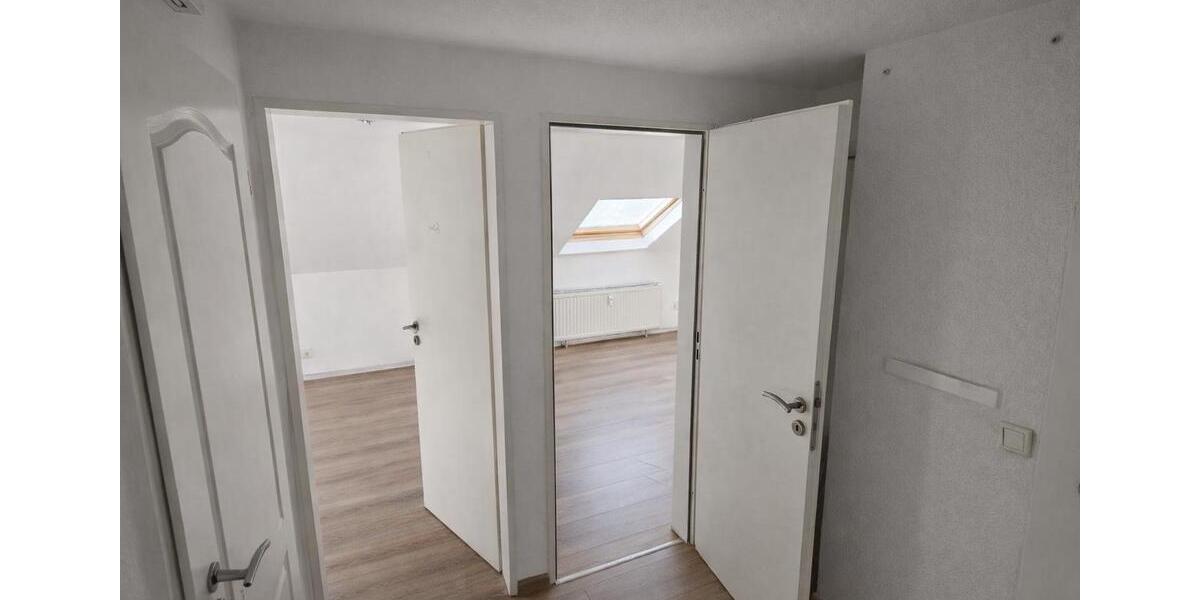 Dachgeschoßwohnung Voerde (Niederrhein) - 2 Zimmer, 55 m&sup2;, 550&euro; | Angebot:25397383