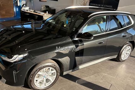 BMW X3 3.699 km 54.800 € Duisburg 47119