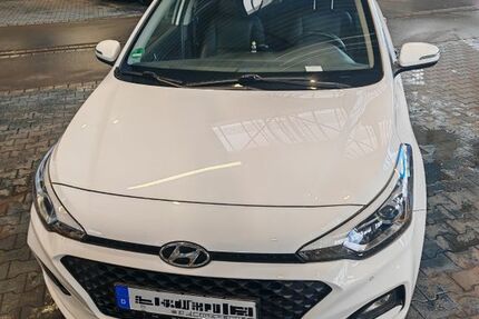 Hyundai i20 88.000 km 11.950 &euro; Dinslaken 46539