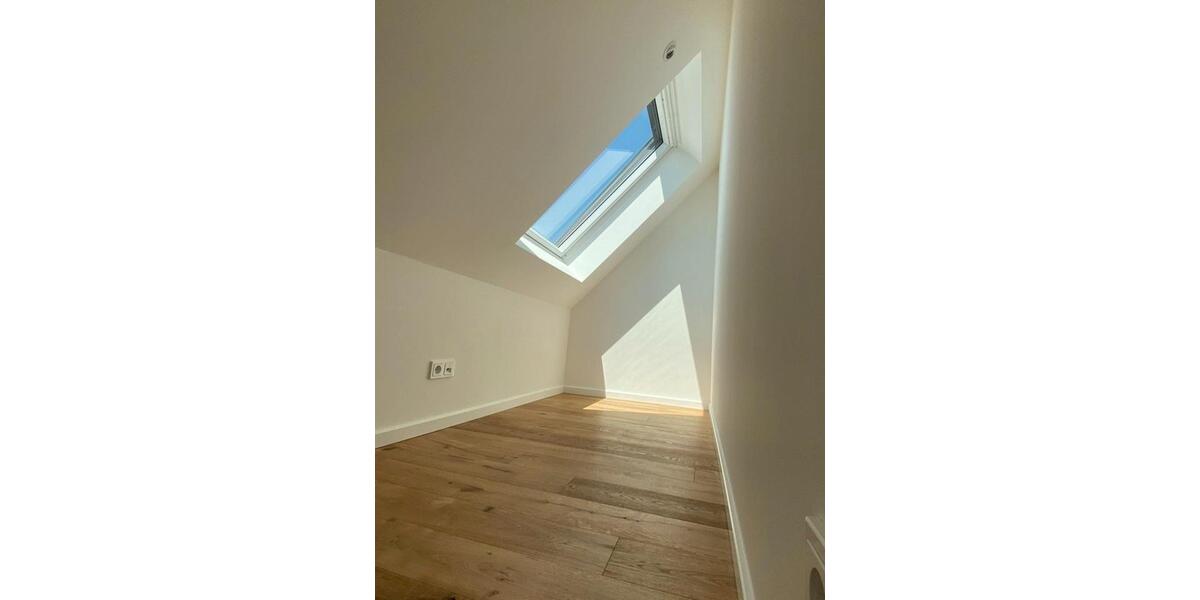 Doppelhaushälfte Düsseldorf Stadtbezirk 5 - 3.5 Zimmer, 100 m&sup2;, 2.500&euro; | Angebot:26241555
