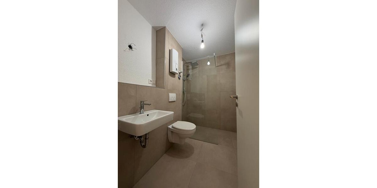 Dachgeschoßwohnung Duisburg Mittelmeiderich - 2.5 Zimmer, 78 m&sup2;, 900&euro; | Angebot:26150948