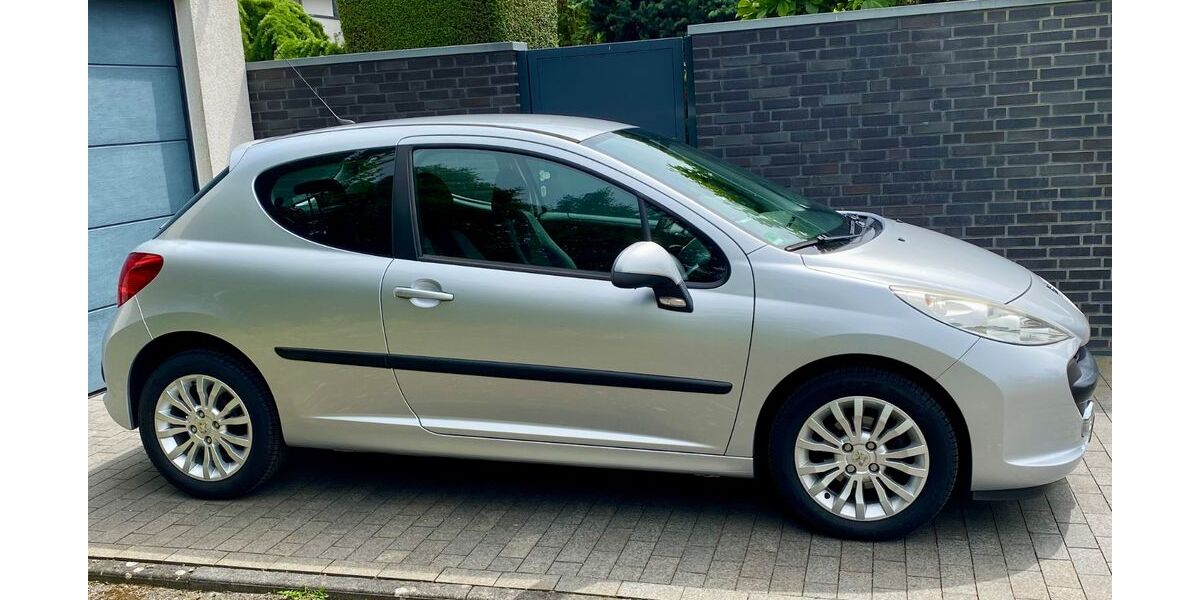Peugeot 207 80.000 km 4.500 &euro; Neuss 41464