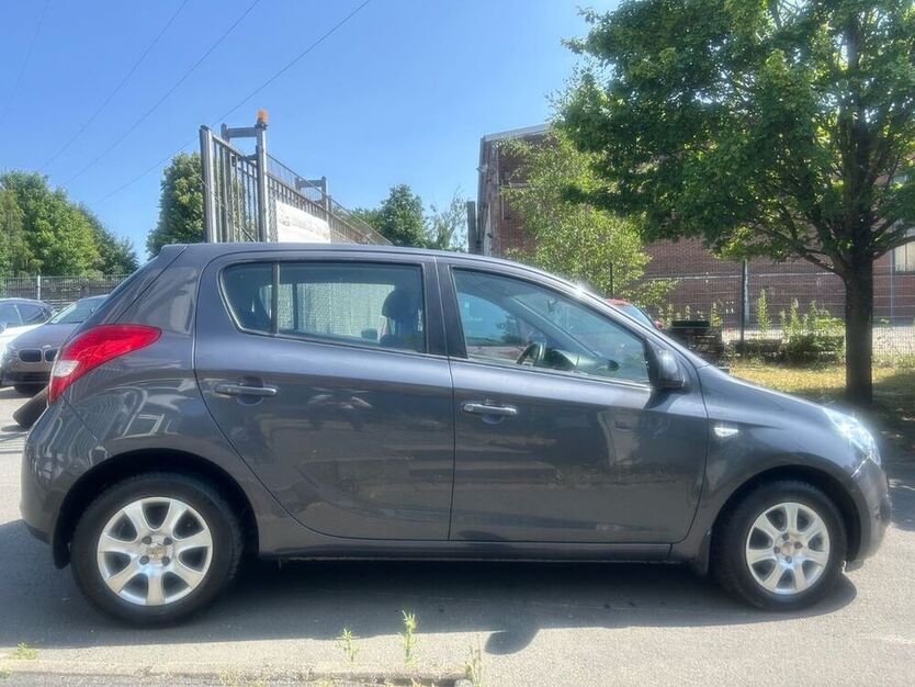 i20