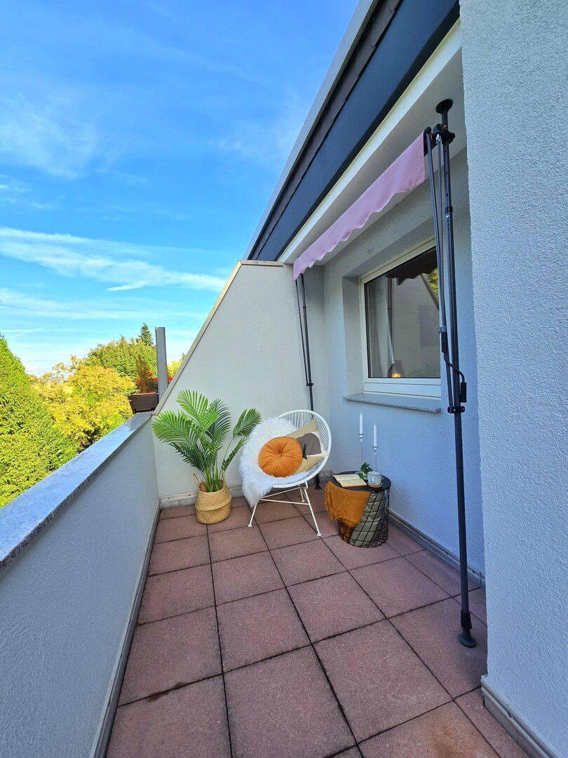 Bezugsfertige Wohnung mit Balkon und eigenem Stellplatz 2 zimmer