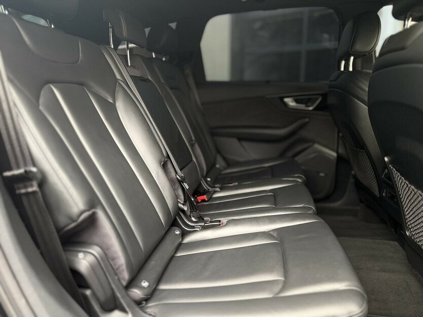 Audi Q7 3.0 TDI e-tron quattro / Panorama / Kamera 179.000 km 31.500 € Mönchengladbach 41066