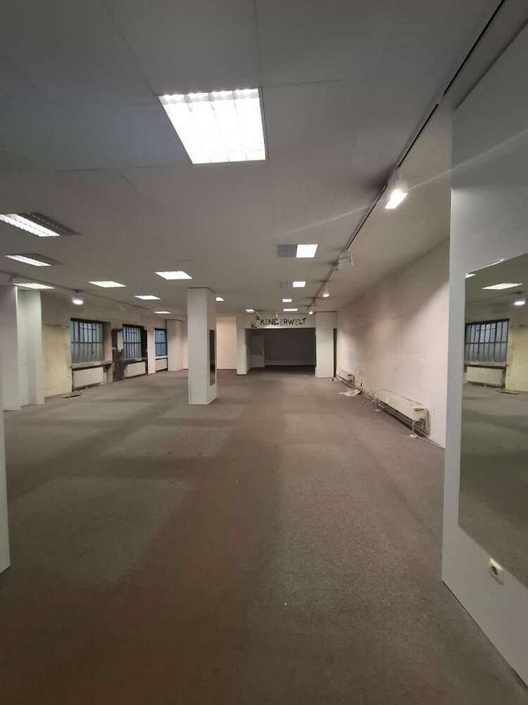 Einzelhandel in Duisburg 2.700 € 256.87 m²