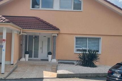 Haus mit Einliegerwohnung, Garage,Blick ins Grüne, Super Lage, zimmer