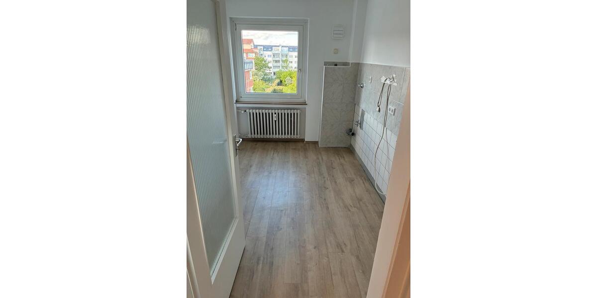 Etagenwohnung Düsseldorf Derendorf - 3 Zimmer, 70 m&sup2;, 1.200&euro; | Angebot:26362632