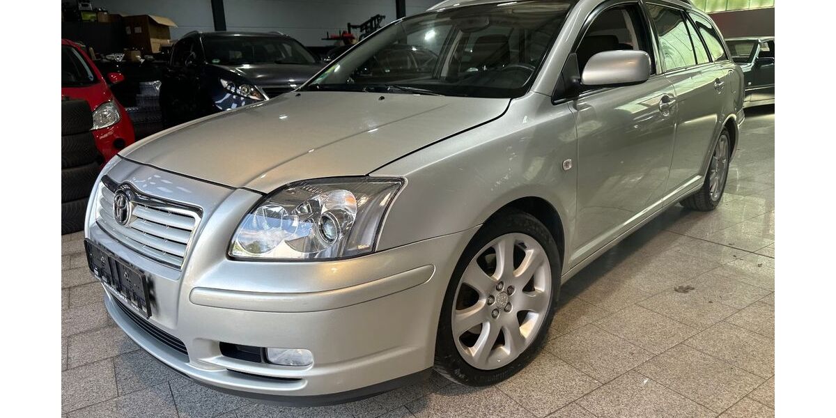 Toyota Avensis 164.500 km 3.990 &euro; Duisburg 47059