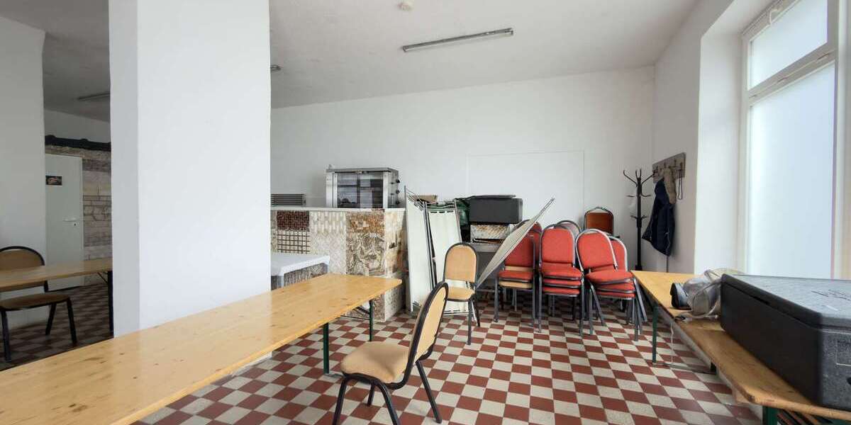 Renditestarkes MFH mit Gewerbe in Duisburg – 5700 EUR Kaltmiete, starke Ertragsbasis - Mehrfamilienhaus, Wohnhaus Duisburg Hamborn | Angebot:25536060