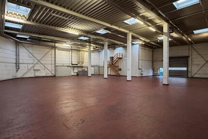 Lager - Halle - Werkstatt - Kfz. - LKW zimmer