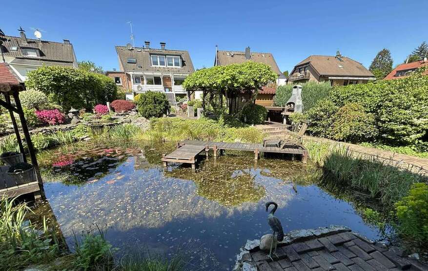 Haus zum Kaufen in Langenfeld 1.120.000 € 254 m²