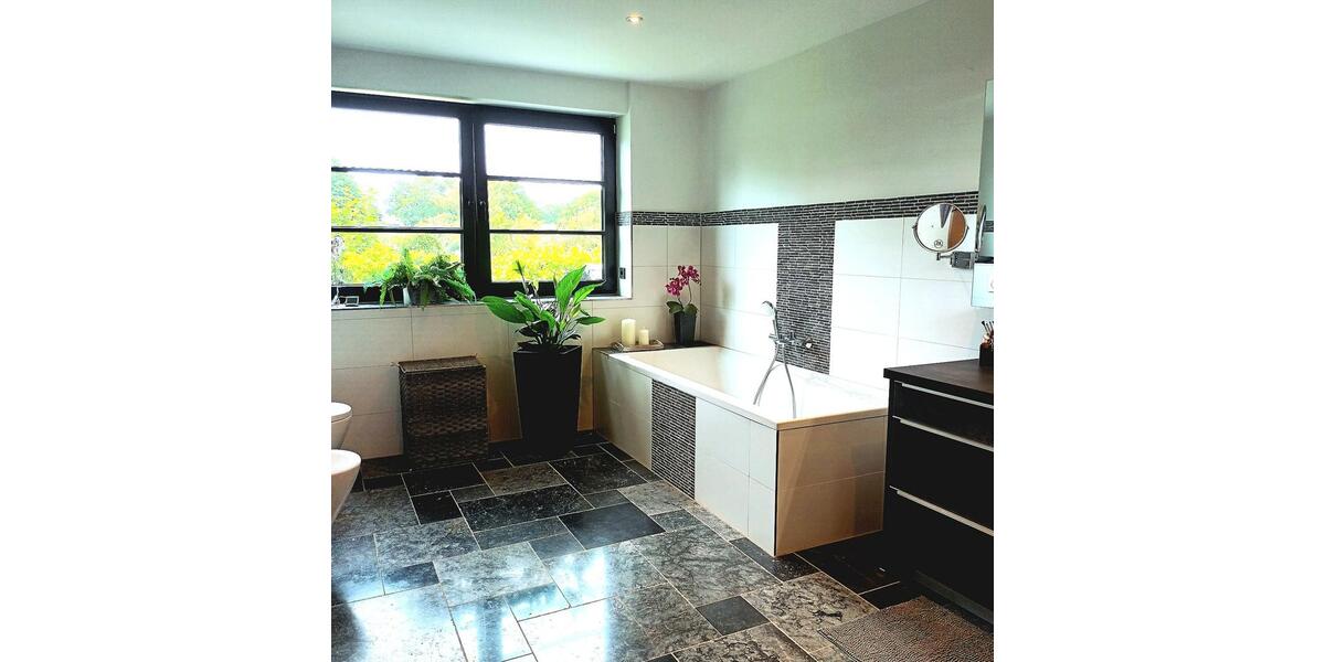Bungalow Krefeld Benrad - 7 Zimmer, 260 m&sup2;, 1.395.000&euro; | Angebot:26589504