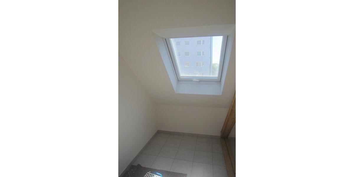 Dachgeschoßwohnung Essen Stadtbezirk V - 2 Zimmer, 80 m&sup2;, 500&euro; | Angebot:26367883