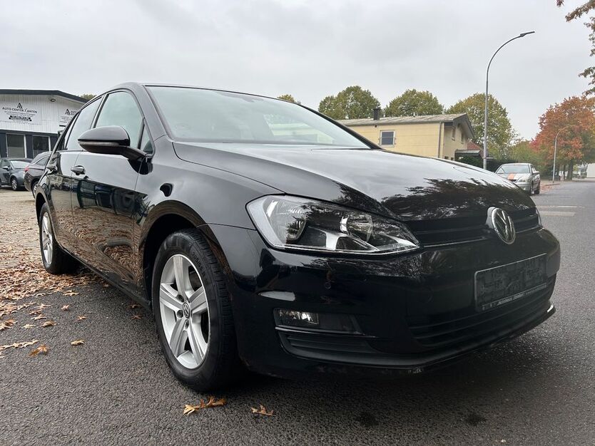 VW Golf 104.000 km 9.980 € XANTEN 46509