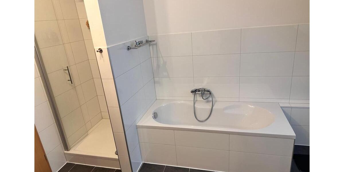 Dachgeschoßwohnung Gelsenkirchen Gelsenkirchen-Mitte - 3 Zimmer, 90 m&sup2;, 700&euro; | Angebot:25148840