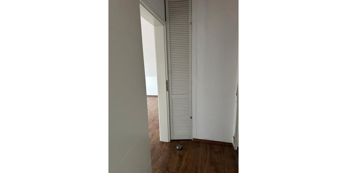 Dachgeschoßwohnung Krefeld Benrad - 2 Zimmer, 80 m&sup2;, 700&euro; | Angebot:26350529
