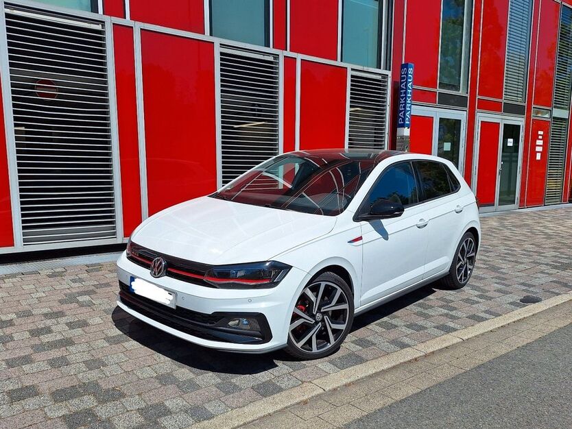 VW Polo 75.200 km 17.900 € Düsseldorf 40215