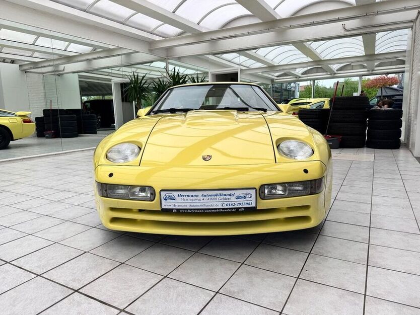 928