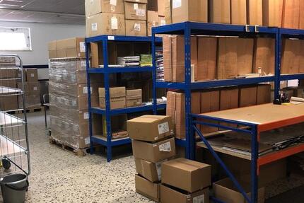 206 QM Lagerhalle mit Rampe, Büro & WC - in Duisburg-Süd zimmer