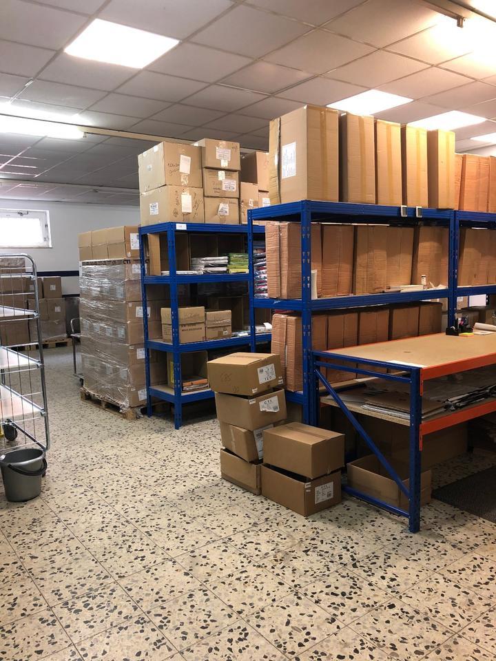 206 QM Lagerhalle mit Rampe, Büro & WC - in Duisburg-Süd zimmer