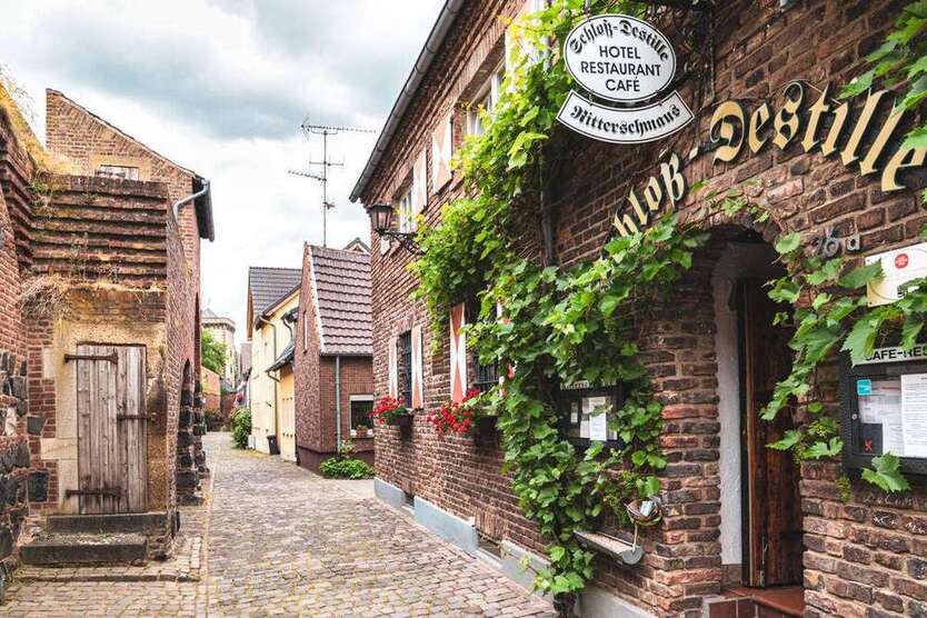 Gastronomie in Dormagen Feste Zons 1.350.000 € 800 m²