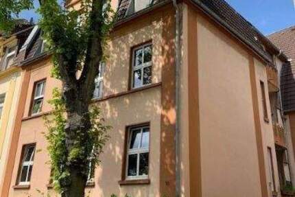 Schöne helle Wohnung, zentral gelegen mit Balkon für 2-3 Person geeignet ! 3 zimmer