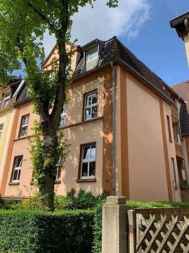 Schöne helle Wohnung, zentral gelegen mit Balkon für 2-3 Person geeignet ! 3 zimmer