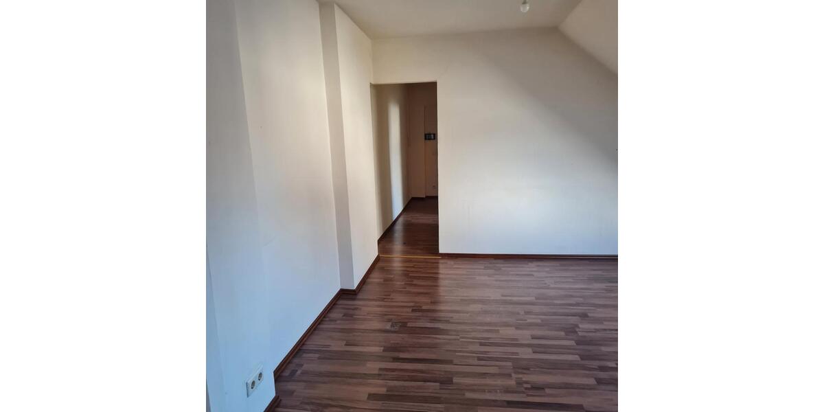Dachgeschoßwohnung Krefeld Dießem - 2 Zimmer, 40 m&sup2;, 400&euro; | Angebot:26313871