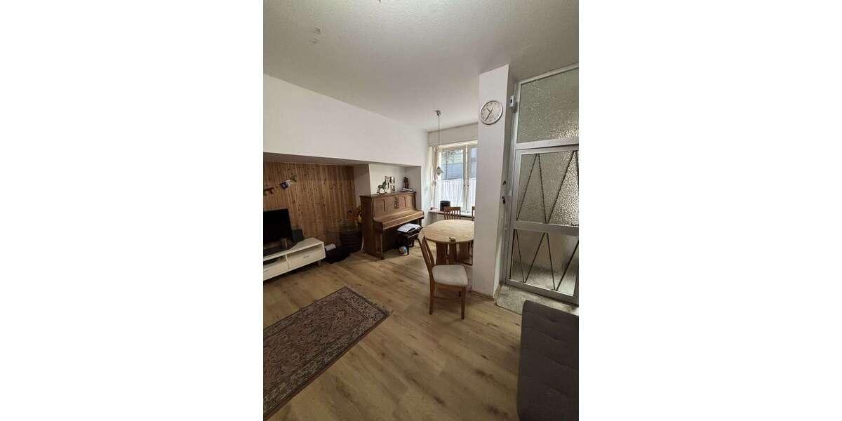 Etagenwohnung Duisburg Ruhrort - 3 Zimmer, 88 m&sup2;, 545&euro; | Angebot:27428549