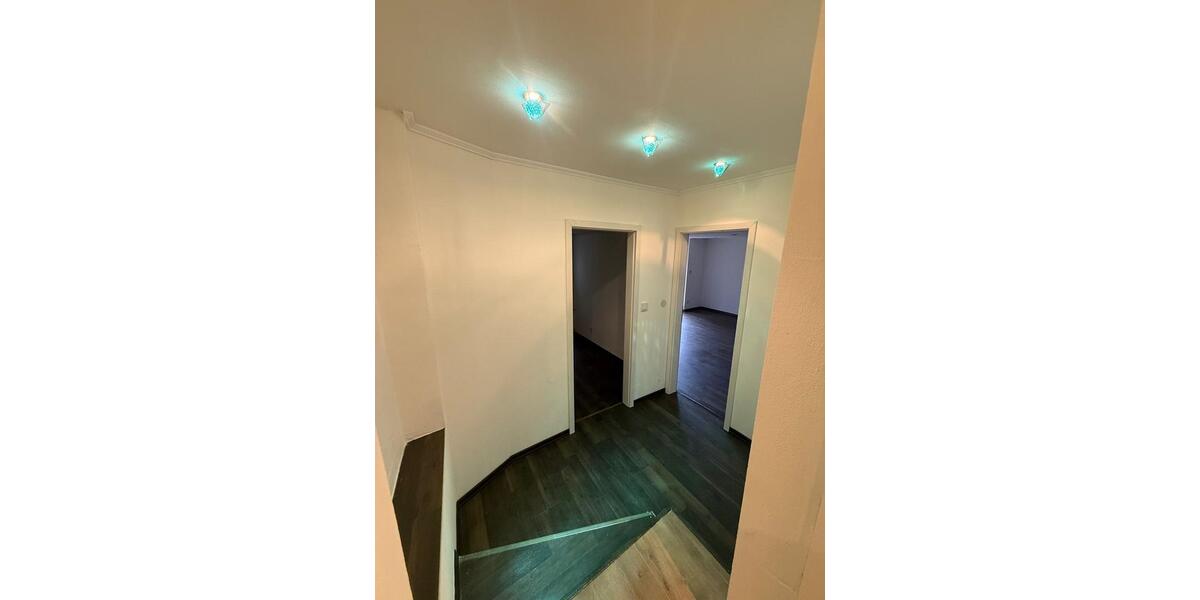 Erdgeschoßwohnung Düsseldorf Oberbilk - 4 Zimmer, 98 m&sup2;, 1.500&euro; | Angebot:25195448