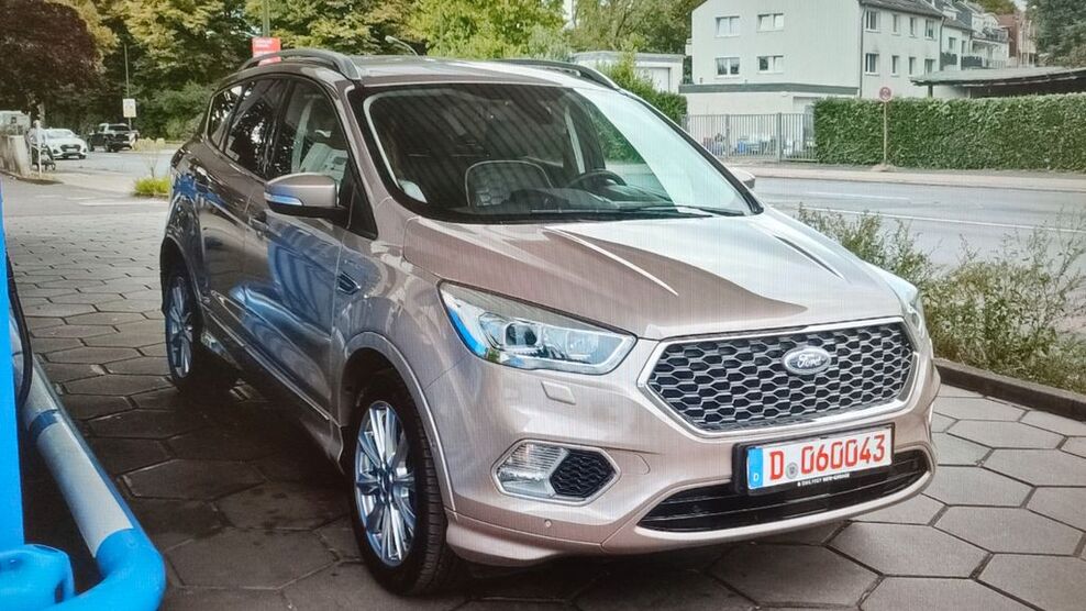Ford Kuga 61.000 km 18.000 € Düsseldorf 40627