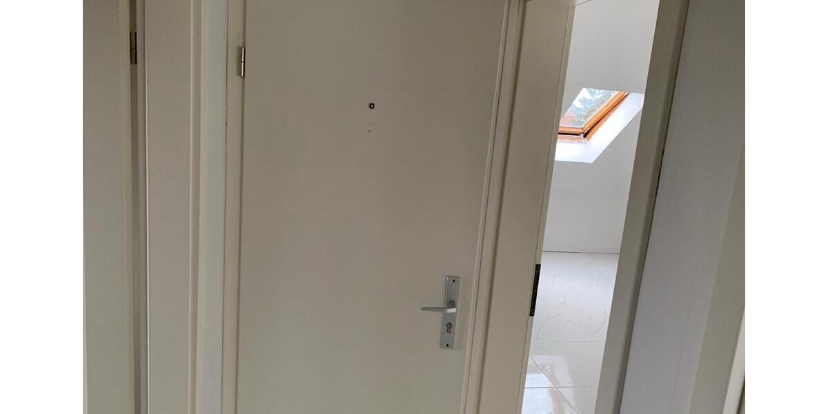 Dachgeschoßwohnung Oberhausen Schmachtendorf - 3.5 Zimmer, 85 m&sup2;, 850&euro; | Angebot:26122522