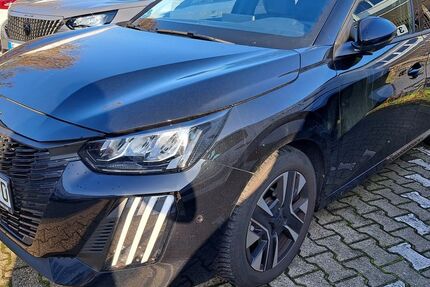 Peugeot 208 7.717 km 19.990 &euro; Essen 45307