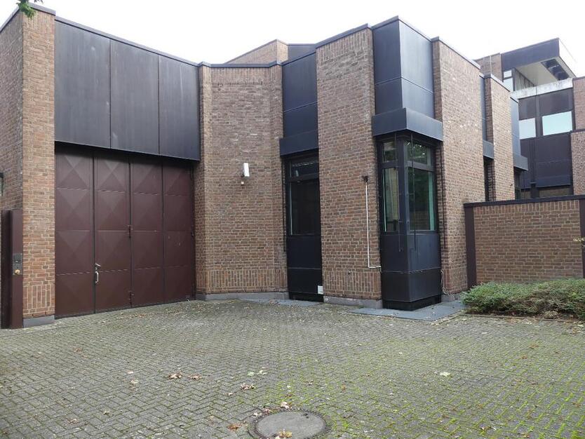 # ca.80qm Büro mit bis zu 320qm Ausstellungs-Lagerflächen in Wesel Citynah ## zimmer